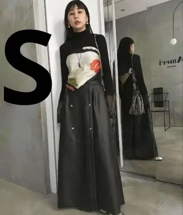 REVERSIBLE SYNTHETIC LEATHER SKIRT