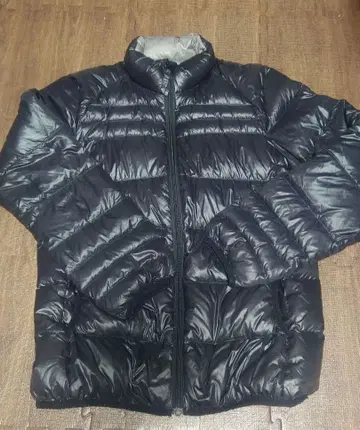 블랙 다운 자켓 GU 광택