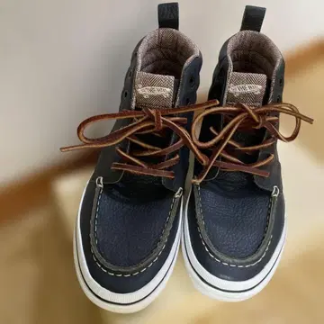 네이비 가죽 하이컷 신발