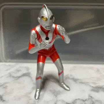 울트라맨 피규어 전투 포즈