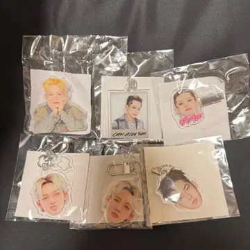 TREASURE  얼굴 아크릴 키링 화남 슬픔 아크릴 클립 캡슐 토이