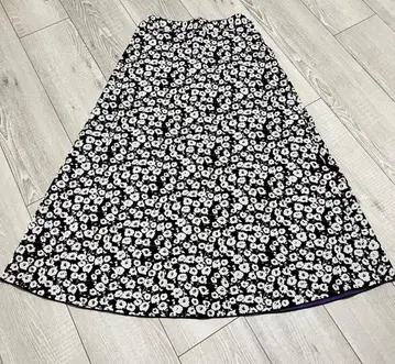 [ 하자품 ] 꽃무늬 플레어 스커트 ( 리버서블 )