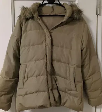 퍼 부착 다운 자켓