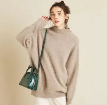 유나이티드 애로우즈 헤어리 보틀넥 베이지