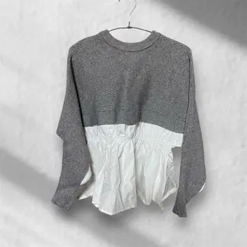 이소재 도킹 니트 프릴 디자인 긴팔