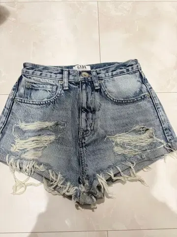 [ 새상품 ] GYDA J/W 데미지 데님 숏팬츠 XS