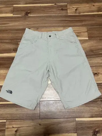THE NORTH FACE 베이지 숏팬츠
