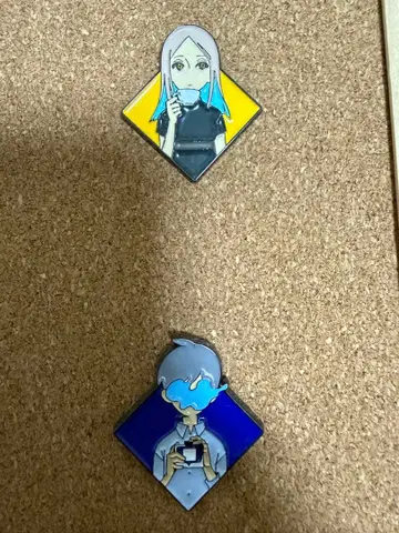 새상품급 요루시카 라이브 2024 전생 엘마 2개 세트 배지