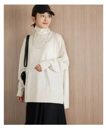 저널 스탠다드 와이드 터틀넥 화이트