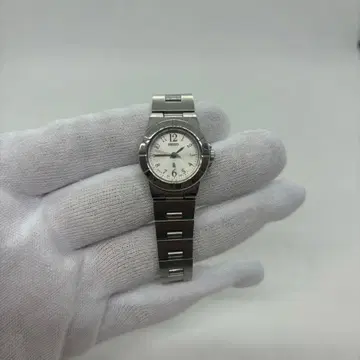 SEIKO 세이코 루키아 손목시계 4N21-1130