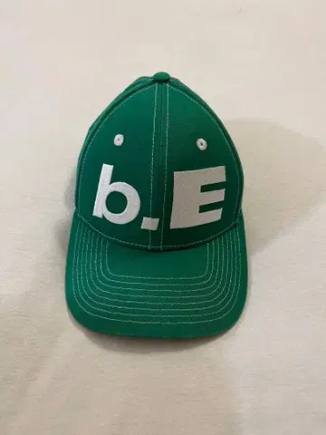 b.eatiful 로고 그린 캡