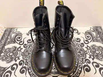 [닥터 마틴] 8홀 부츠 블랙 23cm 하이컷 스테디셀러 인기