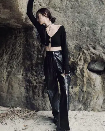 melt the lady fake leather pants