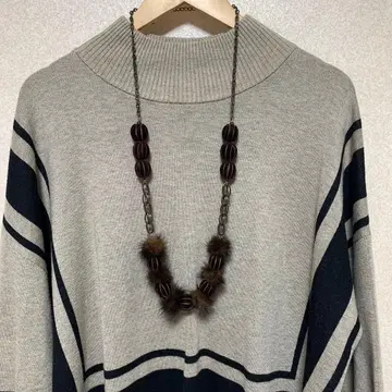 RADIATE 그레이와 블랙 스트라이프 보틀넥 스웨터 니트