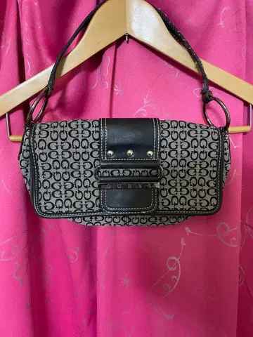 GUESS 핸드백