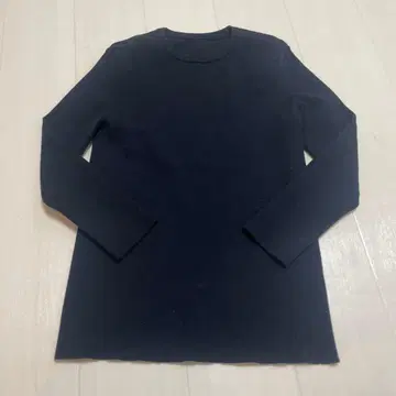 두지엠 클라세 MUSE 네이비 긴팔 스웨터