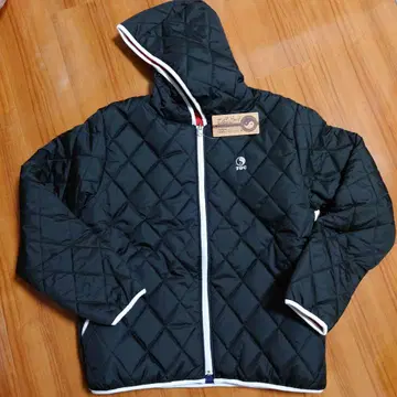 새상품 [ 블랙 후드 부착 퀼팅 자켓 리버서블 채용 ]