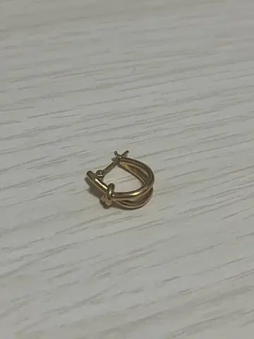 jouete 귀걸이 한쪽 골드 노트 디자인