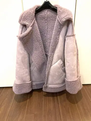 새상품급 M 사이즈 jouetie 리버서블 페이크 무스탕 자켓