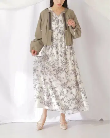 질 바이 질 스튜어트 빅 플라워 셔링 원피스