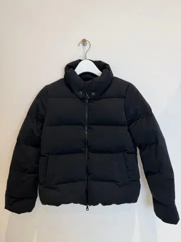 오니츠카타이거 다운 자켓