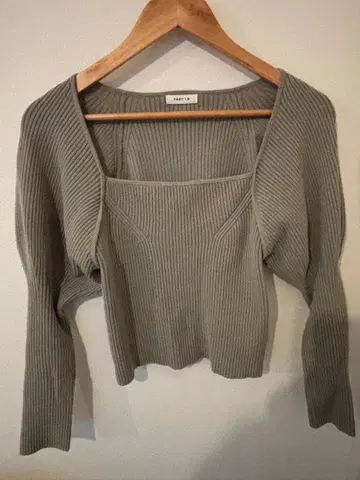 FRAY I.D 그레이 리브 니트 긴팔 스웨터