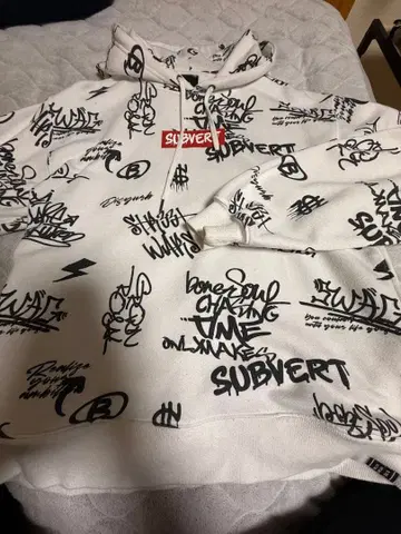 SUBVERT 그래피티 후드티 M 사이즈