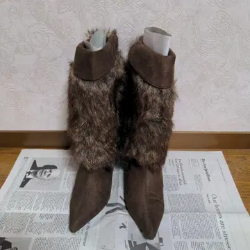 브라운 퍼 부츠