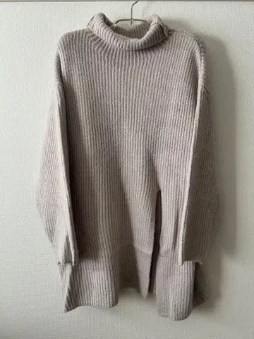 chignon 터틀넥 스웨터