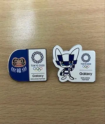 도쿄 올림픽 2020 공식 마스코트 캐릭터와 달마 핀 배지 GALAXY
