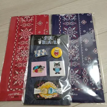 STAY BRAVE 반다나와 배지 세트