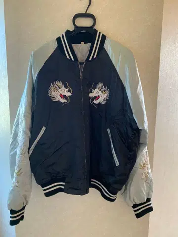 요코스카 스카잔 드래곤 자수 프린스 상회