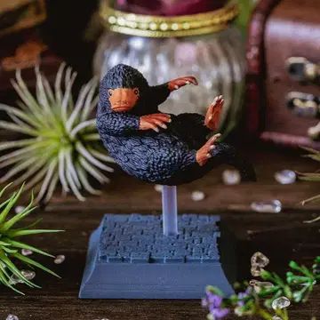 니플러 피규어 약 10cm 스탠드 포함