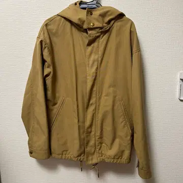 베이지 후드 부착 마운틴 파카