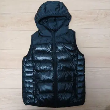 새상품급 블랙 후드 부착 다운 베스트 L 사이즈