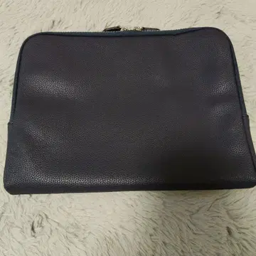 UNITED ARROWS 다크 블루 클러치백