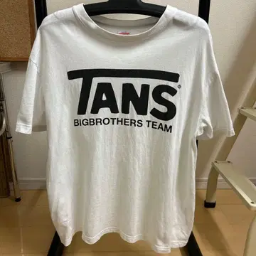 아유니 D TANS BIGBROTHERS TEAM 티셔츠 L 사이즈