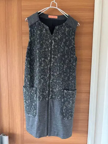 YUMA KOSHINO 슬리브리스 원피스 그레이 계열