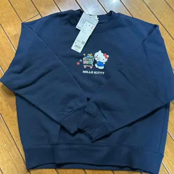 UNIQLO HELLO KITTY 네이비 트레이닝복 M