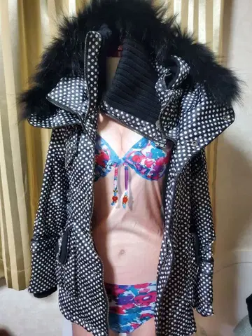 물방울 패턴 퍼 포함 롱 다운 자켓