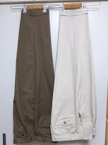 BEAMS PLUS 2 플리츠 테이퍼드 트윌 세트