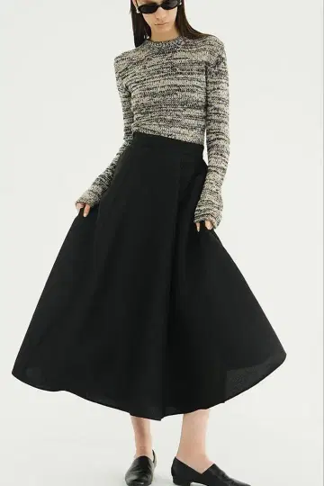 CLANE VOLUME FLARE SKIRT