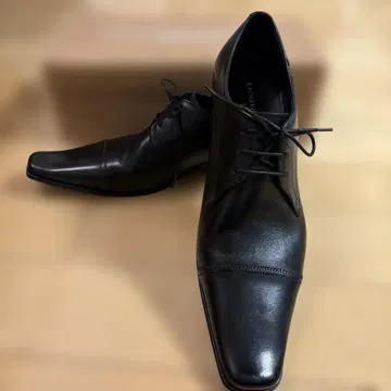 KATHARINE HAMNETT 블랙 가죽 신발