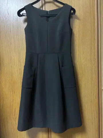 아나이 무릎 기장 원피스 블랙