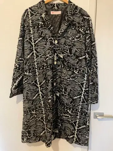 민트 디자인즈 반항기 코트