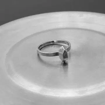 Lydlys Crystal world ring 06