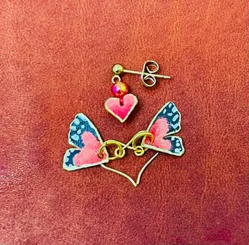 나비와 하트의 핸드메이드 귀걸이
