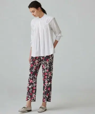 투모로우랜드 올 패턴 팬츠