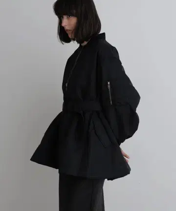 LE PHIL 나일론 허리 벨트 퍼프 자켓 미사용