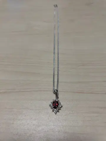 루비 펜던트 목걸이